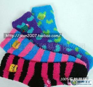 外貿(mào)原單女式絲絨全棉加厚中筒地板襪 糖果多色，實(shí)用與美觀兼?zhèn)? class=